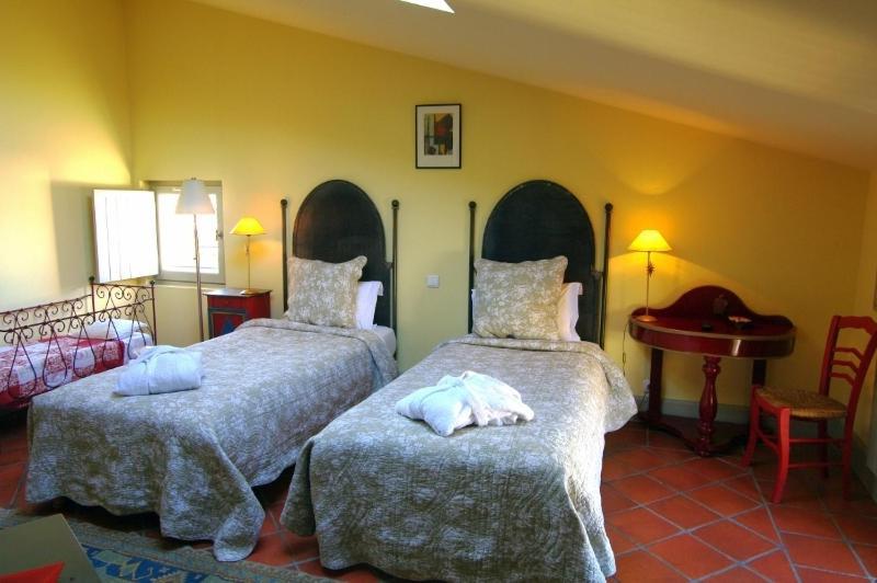 La Parenthese Hostellerie Provencale Uzès Habitación foto